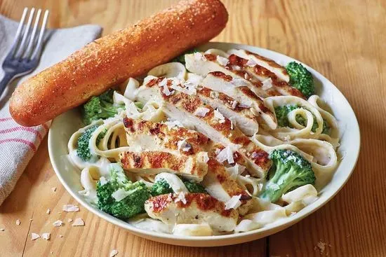 Classic Broccoli Chicken Alfredo