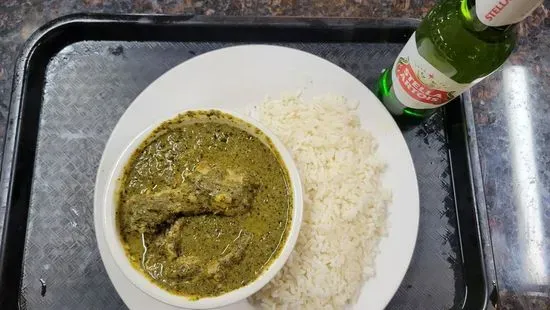 Cassava leaf soup/chicken/ white rice 