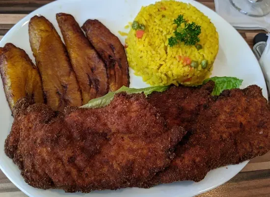 Pechuga Empanizada / Breaded Chicken Breast