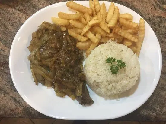 Hígado Encebollado / Liver Sautéed with Onions