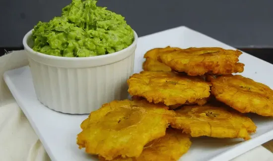 Patacones con Guacamole / Flattened Green Plantains with Guacamole