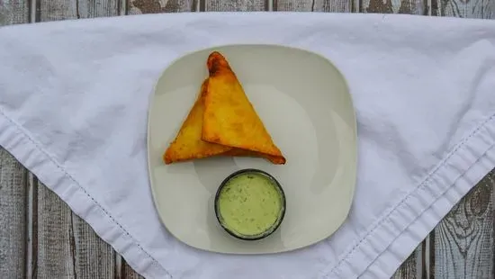 Vegetable Samosa (3 Pieces)