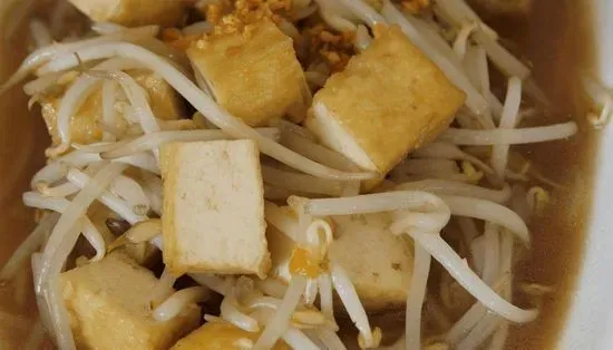 68.Bean Sprouts w/ Tofu