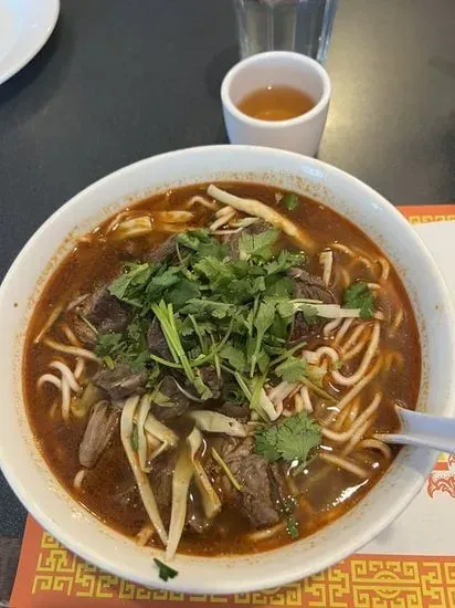 牛肉面  Beef Noodle Soup