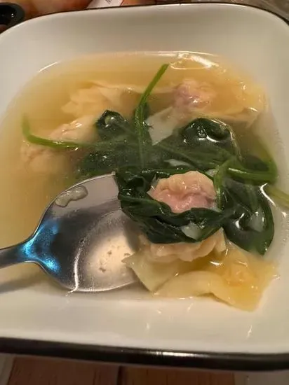 龙抄手  Wonton Soup (for 2)