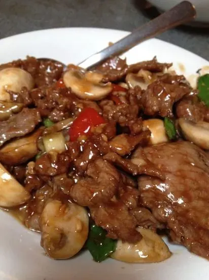 蘑菇牛肉  Sliced Beef with Fresh Mushrooms