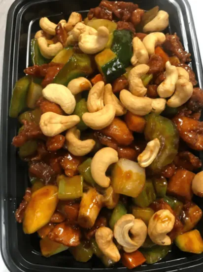 83. Chicken with Cashew Nuts (Brown Sauce)