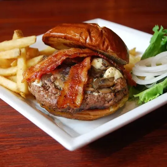 BACON, BLEU CHEESE & MUSHROOM BURGER