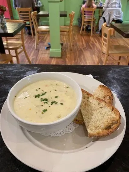 Homemade Clam Chowder (bowl)