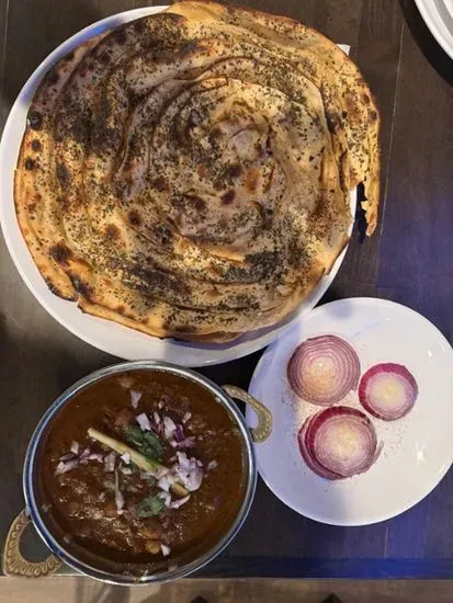 Chole W/Amritsari Kulcha