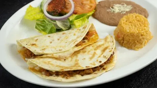 Dos Quesadillas con Arroz y Frijoles