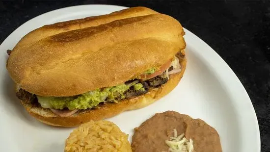 Torta Cubana con Arroz y Frijoles