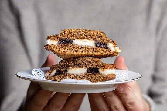 OATMEAL CREAM PIE (GF)