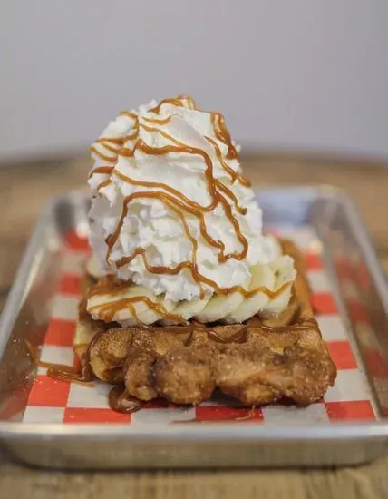 Banana Churro Con Caramel