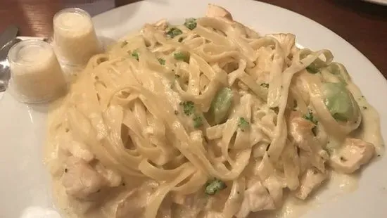 Chicken Broccoli Alfredo