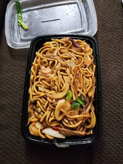 House Special Lo Mein