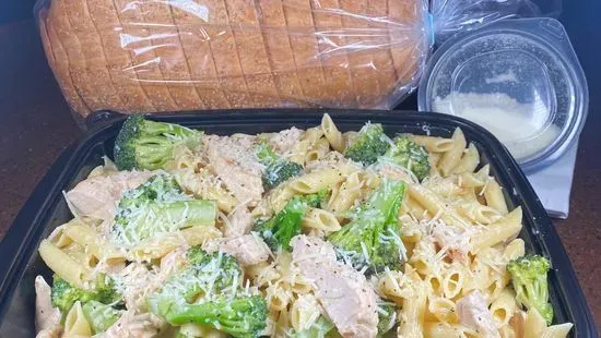 FM BUNDLE Alfredo Chicken, Penne & Broccoli