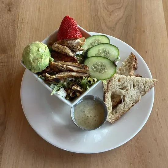 Gail Salad - Small