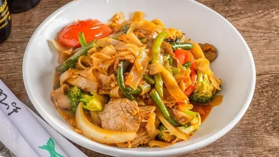 Spicy Drunken Noodle Beef