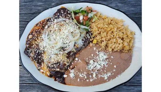 Pollo Con Mole Enchiladas