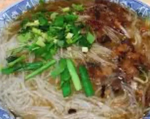 T14 肉燥米粉湯 Braised Pork Rice Noodle Soup