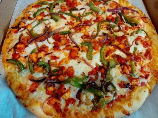 Grilled Chicken Onion Pizza