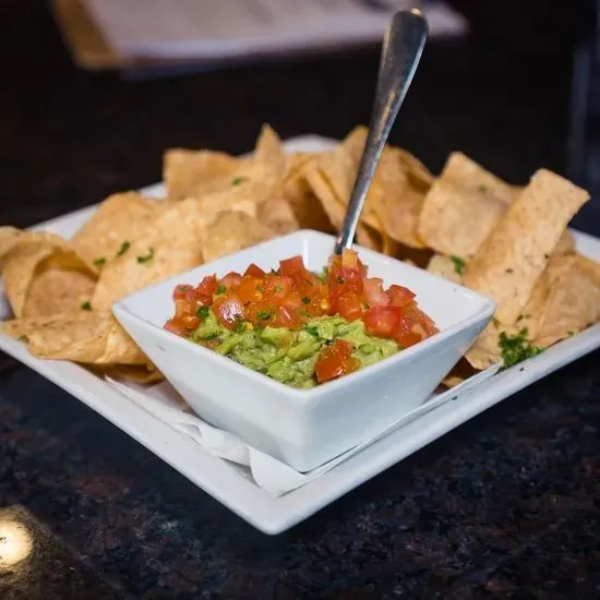 La Puebla Chips & Guacamole