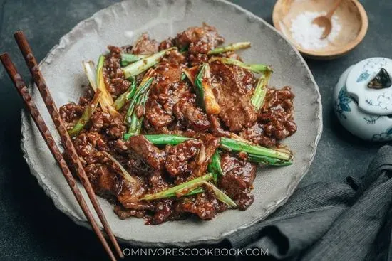 Mongolian Beef* 蒙古牛