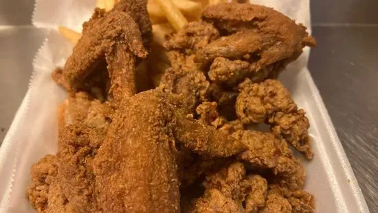 Gizzard & 3 wings & fries