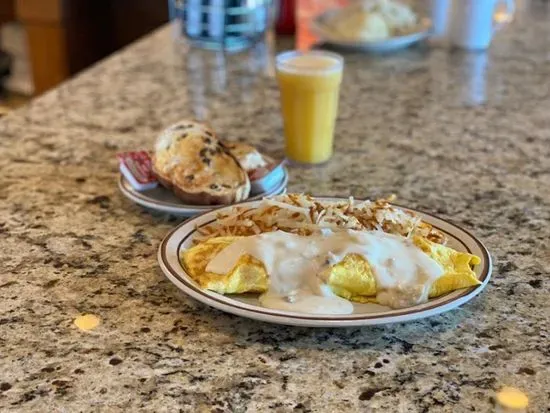 Biscuit & Gravy Omelette