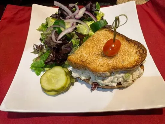 TRIO ORCHARD CHICKEN SALAD SANDWICH