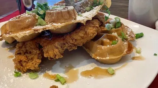 CHICKEN N' WAFFLE