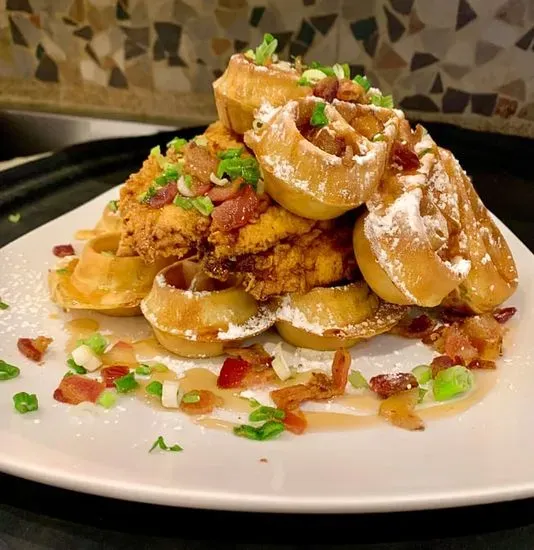 DELUXE CHICKEN N' WAFFLES