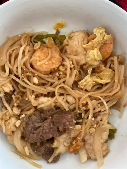 Combination Pad Thai Noodle 