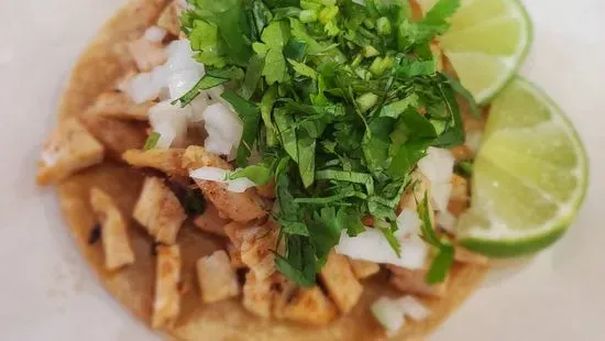 Pollo / Chicken Taco Dinner