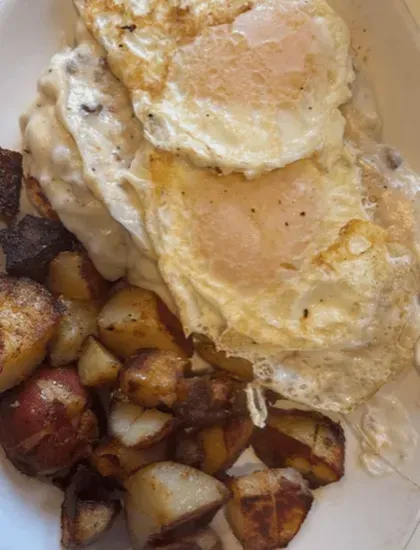 Sausage Gravy & Biscuits