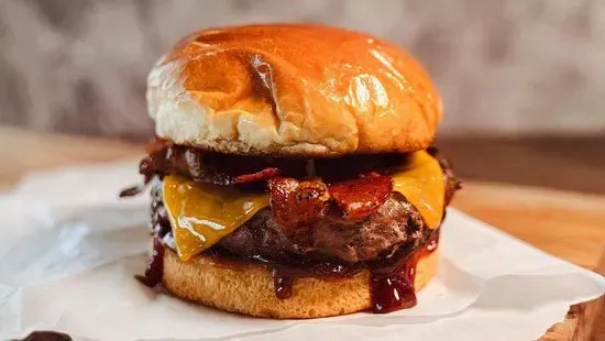 BBQ BACON CHEESEBURGER*