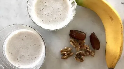 Banana Date Smoothie