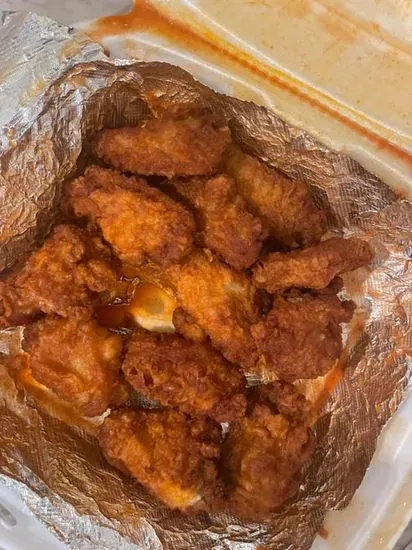 Doreen's Wings - Tossed in Buffalo