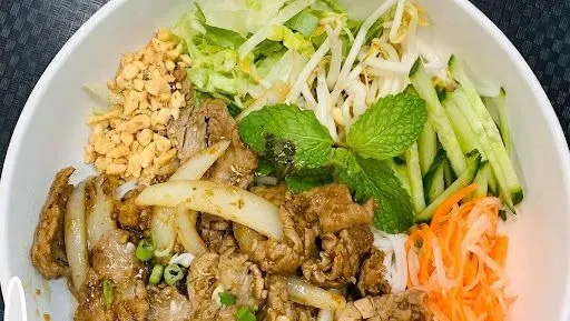 Stir-Fried Lemongrass Meat Vermicelli