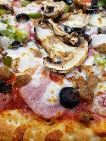10" Deluxe Pizza