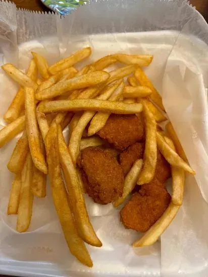 Chicken Nuggets (4 Pcs), Fries, & Drink