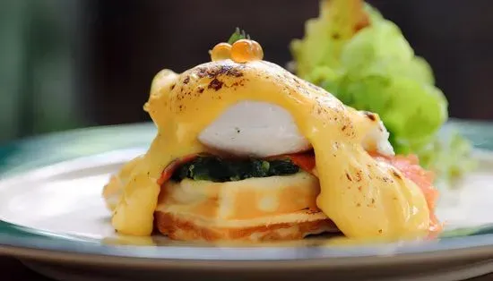 Waffle & Chicken Benedict