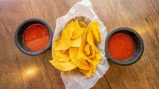 Chips and Salsa (Small)