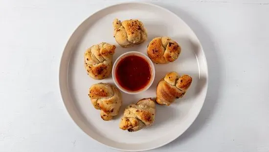 6 Garlic Knots