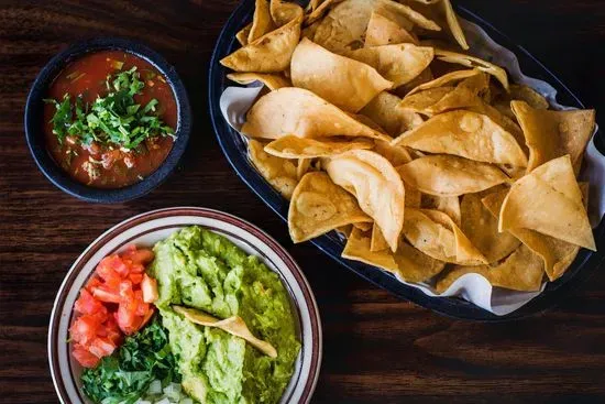 GUACAMOLE AND CHIPS LUNCH