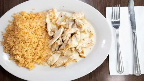 Pollo or Steak Con Queso