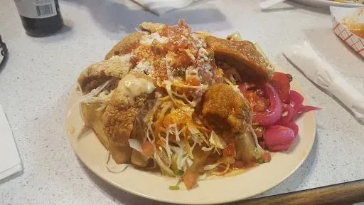 Pollo Frito Con Tajadas