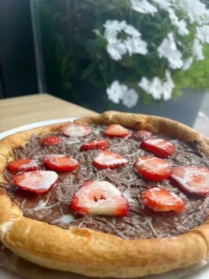 Chocolate com Morango Pizza