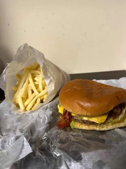 Bacon Cheeseburger w/ Fries